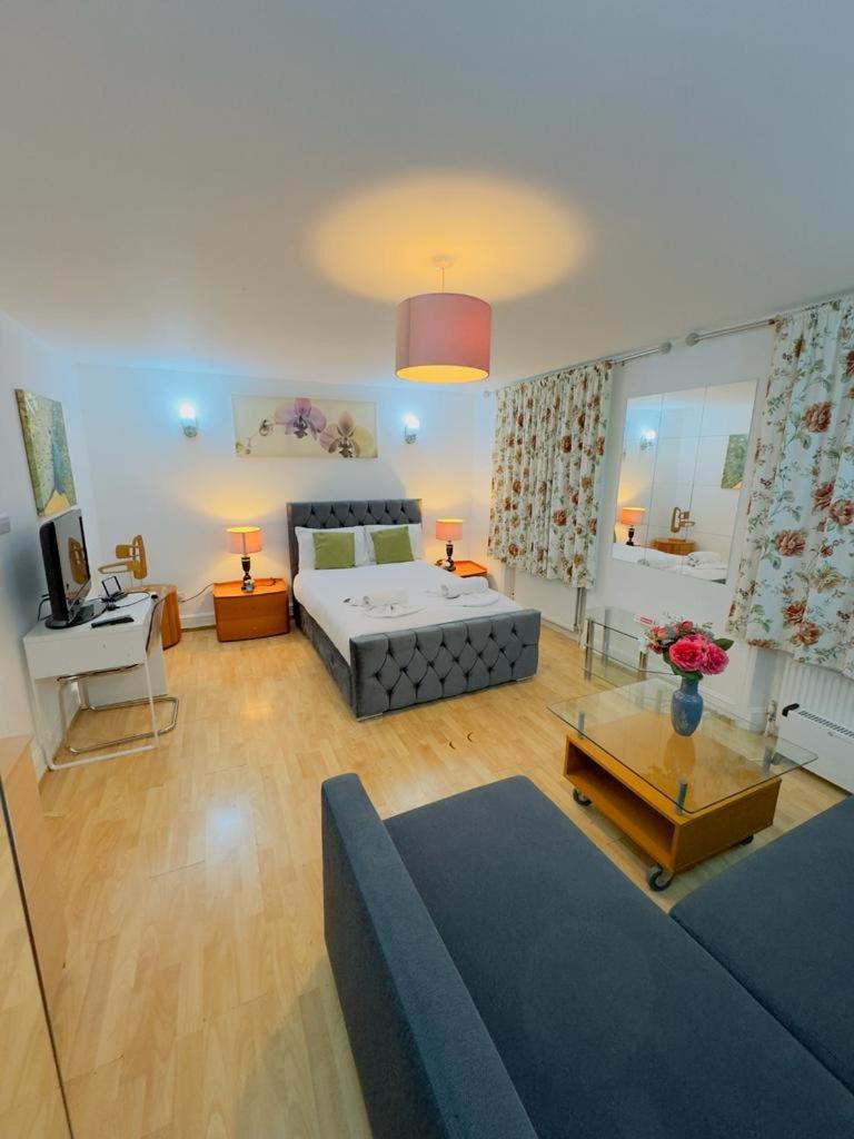 Bright Budget Studio Apartment In Central London Londres Exterior foto